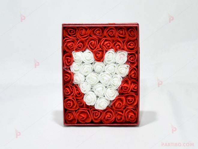 Сърце от розички в червена кутия | PARTIBG.COM
